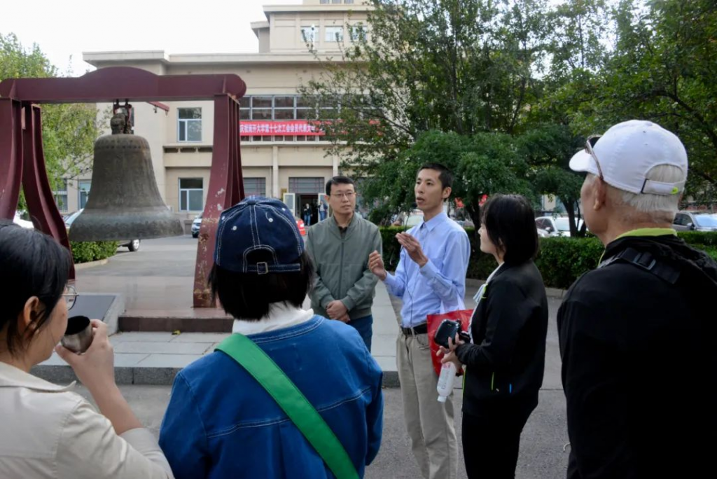 《百年八里台》系列节目听众走进南开校园探寻百年变迁