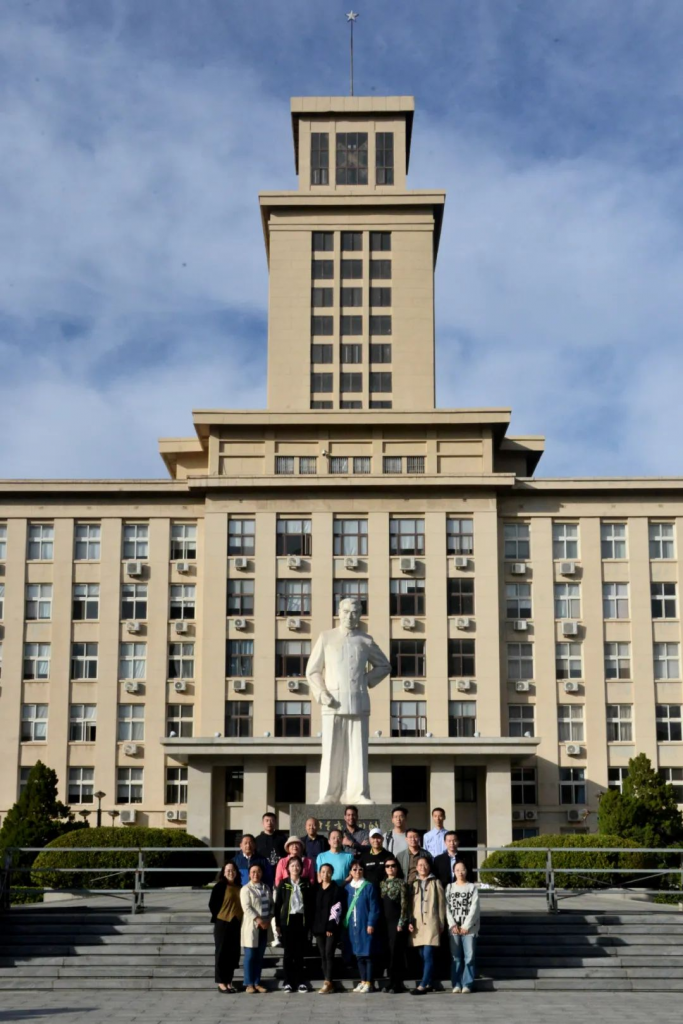 《百年八里台》系列节目听众走进南开校园探寻百年变迁